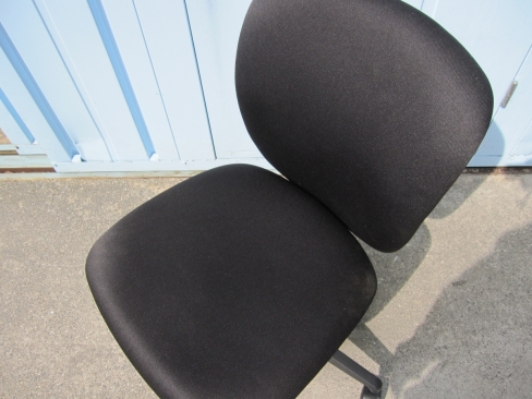 事務イス　ブラック　肘なし　ジョインテックス