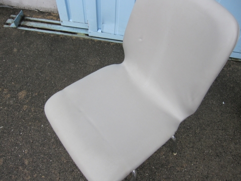 会議用チェア　ビニールレザー　ライトグレー