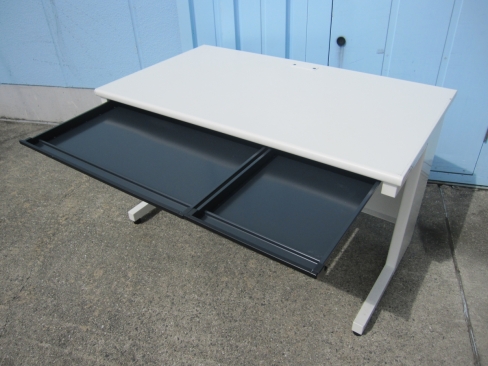 事務机　平デスク　ホワイト　1200ｘ700ｘ700　プラス製