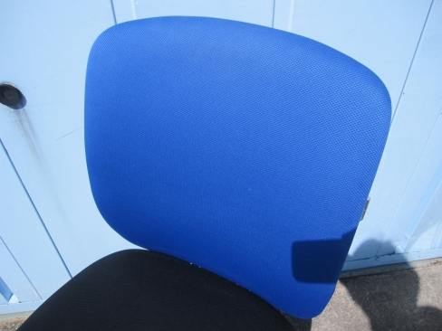 事務イス　ナイキ製　ブルー/ブラック