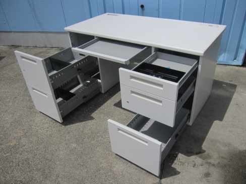 事務机　両袖デスク　ホワイト　鍵あり　イナバ製　1400ｘ700ｘ700