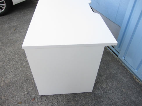 未使用品　事務机　ホワイト　1400ｘ700ｘ720　ワークデスク