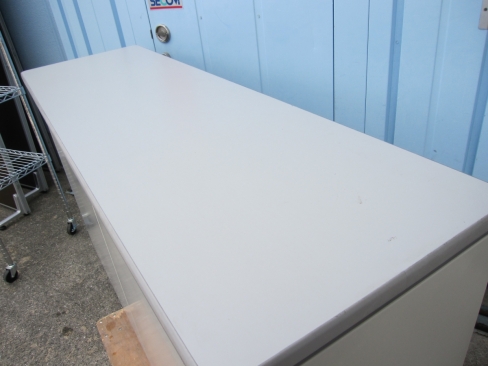 受付カウンター　ニューグレー　ナイキ製　1500ｘ450ｘ950