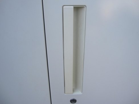 両開き書庫　ウチダ製ＨＳシリーズ　ホワイト　　鍵あり