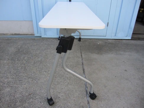 会議用テーブル　スタックテーブル　ホワイト　1500ｘ450ｘ720