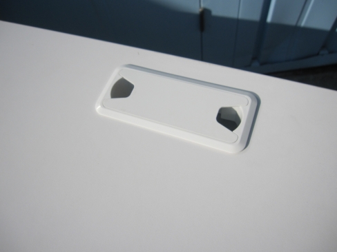 事務机　ホワイト　鍵あり　仕切り板・ペントレイ無し　1200ｘ700ｘ700