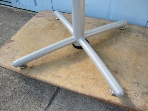 丸テーブル　φ750　H700　木目チーク