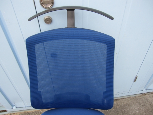 事務イス　メッシュ　ブルー　ウチダ製エルフィ　　ELA2-00B