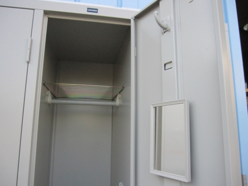 3人用ロッカー　ニューグレー　鍵あり　ウチダ製　900ｘ515ｘ1790