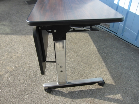 会議テーブル　スタックテーブル　幕板付き　1800ｘ600ｘ700　木目ダークブラウン