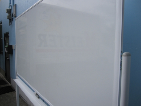 脚付両面ホワイトボード　ホーロー　1900ｘ1800　