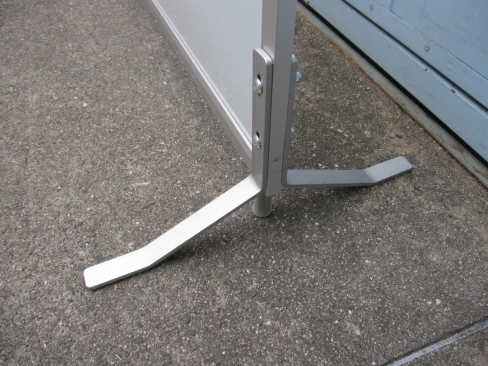 脚付パーテーション　半透明　900ｘ1700