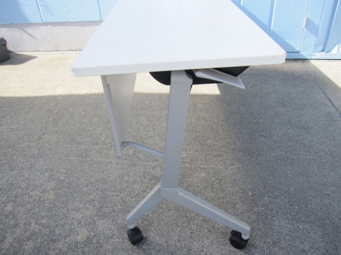 会議テーブル　スタックテーブル　幕板あり　ホワイト　1800ｘ450ｘ720　コクヨ製