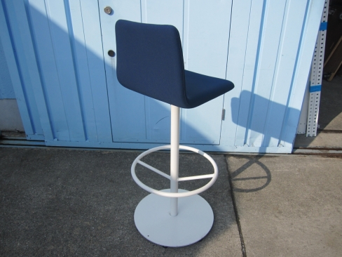 カウンターチェア　SH760　ネイビー　イトーキ製　KFT-110GB-W9B2