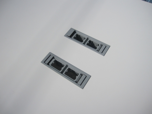 会議用テーブル　ホワイト　1500ｘ750ｘ720　配線ボックス付き　Ｔ字脚