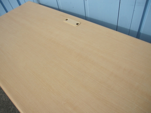 特価！　事務机　平デスク　1200ｘ600ｘ700　プラス製　チーク/ブラック