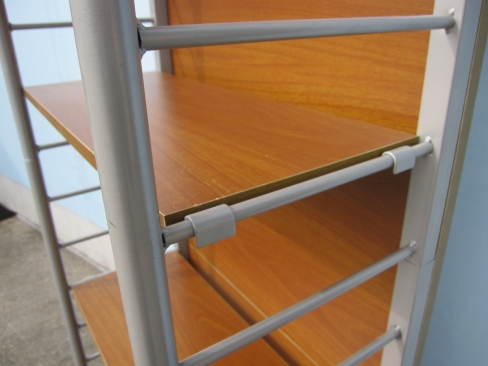 突っ張りラック　背板付き　600ｘ310ｘ2080～2880