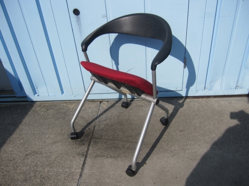 特価！　会議用チェア４台セット　ウチダ製　レッド　ネスティングチェア