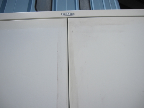 両開き書庫　ホワイト　鍵あり　日焼け跡あり　900ｘ400ｘ1850