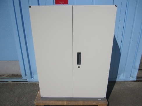 両開き書庫　鍵あり　ホワイト　800ｘ400ｘ1100　オカムラ製ビラージュ