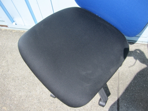 事務イス　ナイキ製　ブルー/ブラック