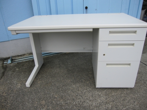 事務机　片袖デスク　ホワイト　鍵あり　1200ｘ700ｘ700