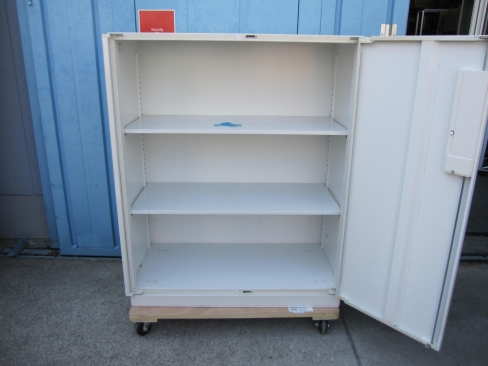 両開き書庫　ウチダ製ＨＳシリーズ　ホワイト　　鍵あり