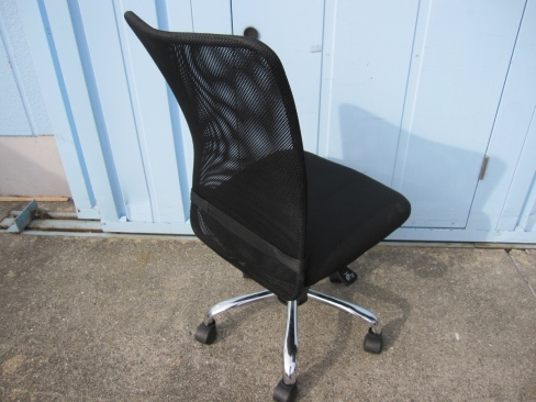 メッシュチェア　ブラック　肘なし