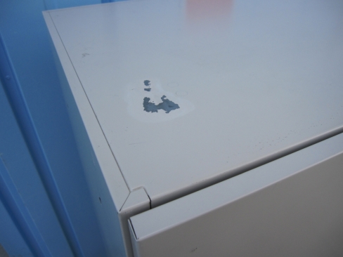 3段ラテラル　鍵あり　ニューグレー　コクヨ製　900ｘ450ｘ1100　天板に塗装はげあり