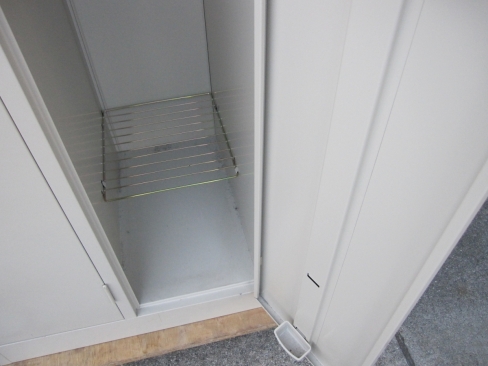 3人用ロッカー　ニューグレー　鍵あり　ウチダ製　900ｘ515ｘ1790