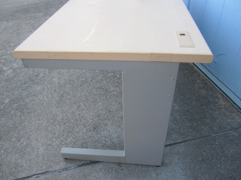 事務机　平デスク　1400ｘ700ｘ700　木目チーク　ウチダ製