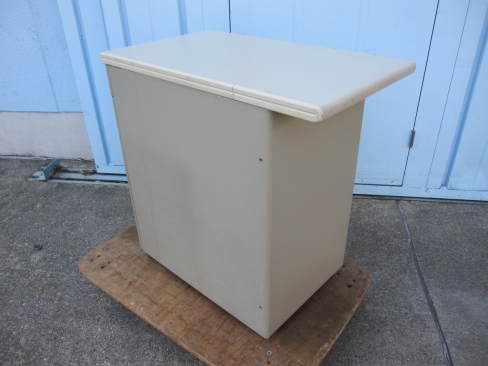 3段脇机　鍵あり　ニューグレー　プラス製　400ｘ700ｘ700