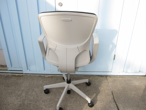 事務イス　肘あり　ブラック　イナバ製バルチェ