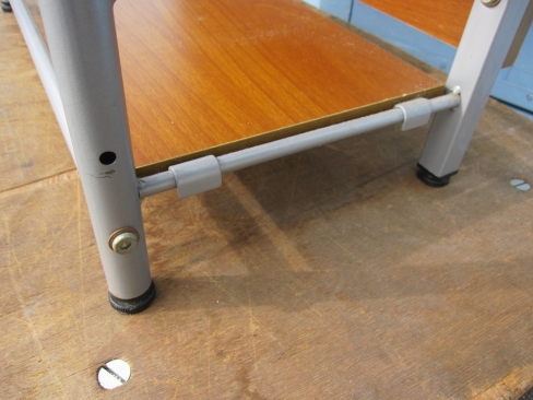 突っ張りラック　背板付き　600ｘ310ｘ2080～2880