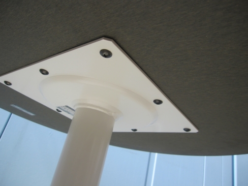 丸テーブル　φ600　H495　木目　オカムラ製アルトピッツア　MB521C MW71