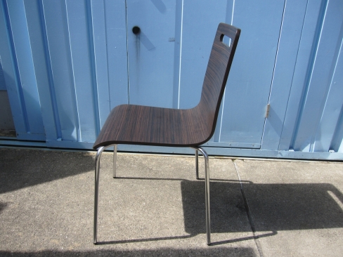 スタッキングチェア　木目ダークブラウン　オリバー製