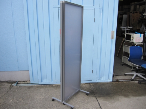 ３連パーテーション　半透明　1810ｘ1800