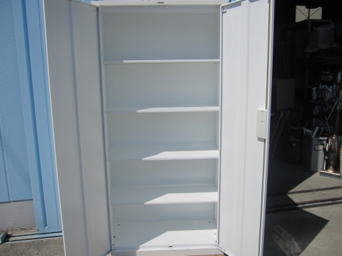 両開き書庫　ホワイト　鍵あり　日焼け跡あり　900ｘ400ｘ1850