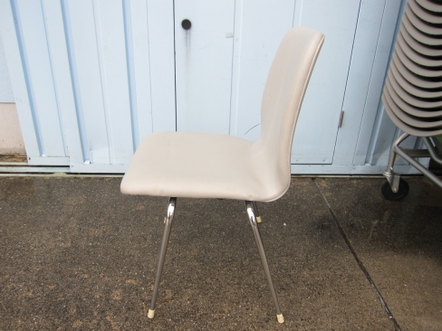 会議用チェア　ビニールレザー　ライトグレー