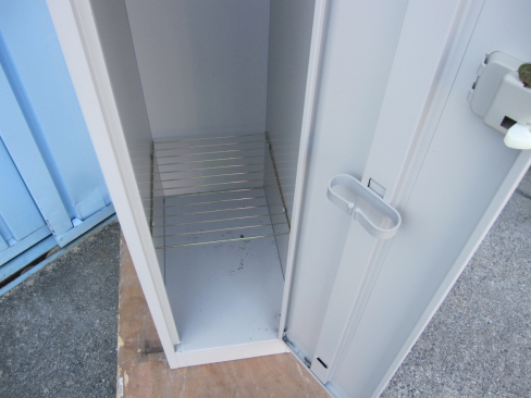 1人用ロッカー　鍵あり　ニューグレー　イトーキ製　317ｘ515ｘ1790