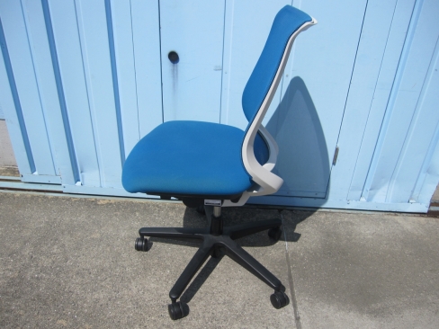 事務イス　コクヨ製ミトラ　ブルー　CRSG2900E1N