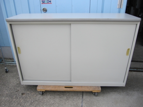 受付カウンター　ニューグレー　ナイキ製　1500ｘ450ｘ950