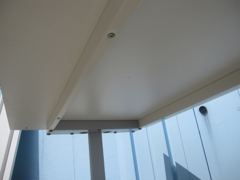 会議テーブル　ホワイト　T字脚　1200ｘ750ｘ720