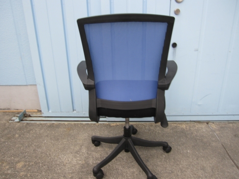 事務イス　メッシュ　肘あり　ブルー/ブラック