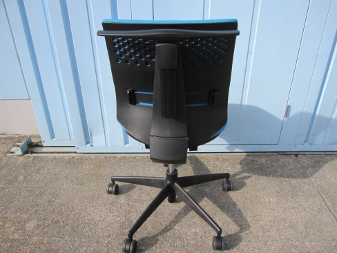 事務イス　肘なし　コクヨ製ウィザードチェア　ブルー　ハンガー付き