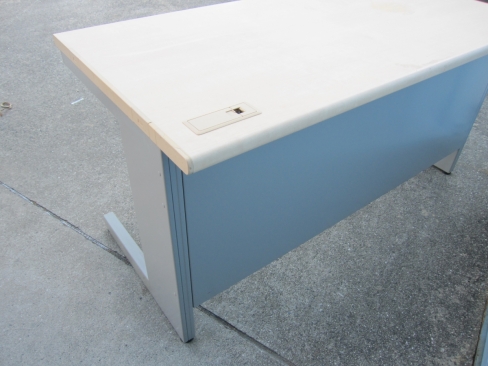 事務机　平デスク　1400ｘ700ｘ700　木目チーク　ウチダ製