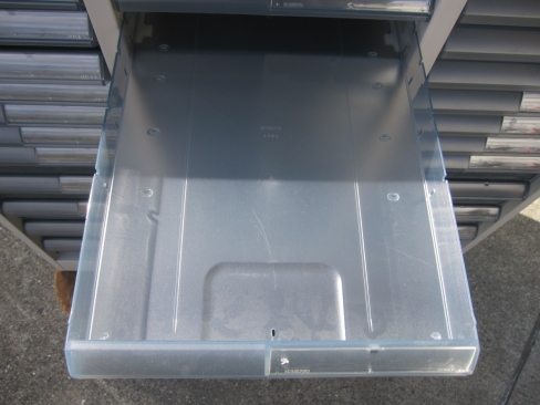 ３列浅型８段深型５段クリアケース　880ｘ400ｘ880　コクヨ製　S-A333F1N　天板へこみあり