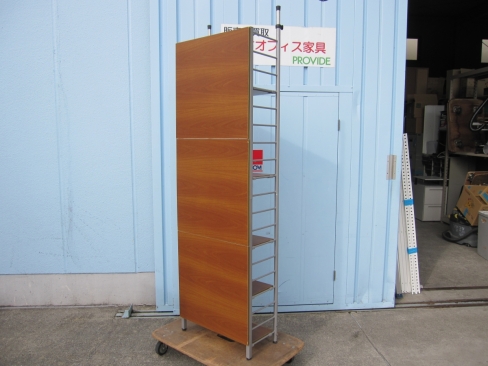 突っ張りラック　背板付き　600ｘ310ｘ2080～2880