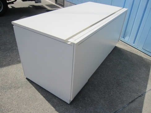 特価！　事務机　両袖デスク　鍵無し　ホワイト　1600ｘ715ｘ700　多少サビあり