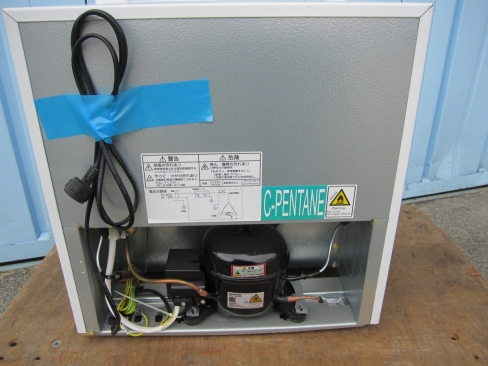 1ドア冷蔵庫　マクスゼン　JR046ML01WH　46L　２０２０年製　　470ｘ447ｘ496